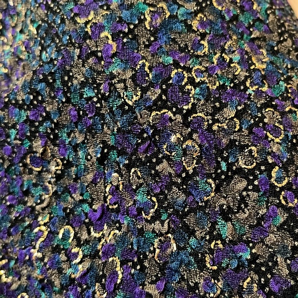 Gorgeous top! - Picture 9 of 10